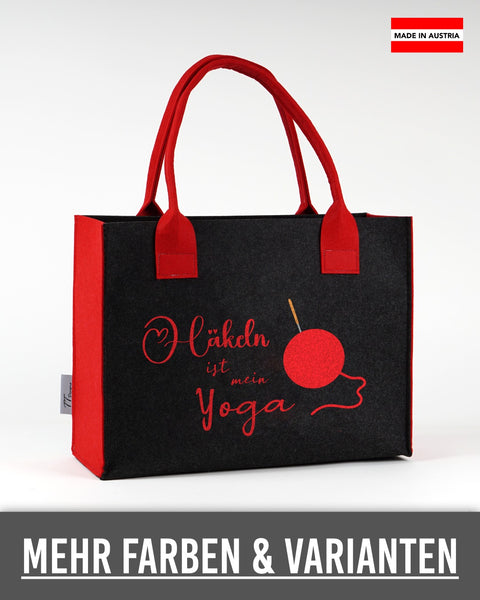 Filztasche „Häkeln ist mein Yoga“ in Dunkelgrau mit roten Seiten und Henkeln