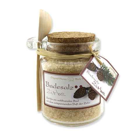 Badesalz Zirbe 300g im Glas mit Holzlöffel dekoriert