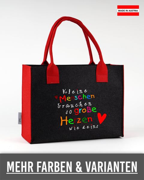 Filztasche L personalisiert Lehrerin – 22 Kleine Menschen brauchen so große Herzen wie... – TT-Designs Österreich