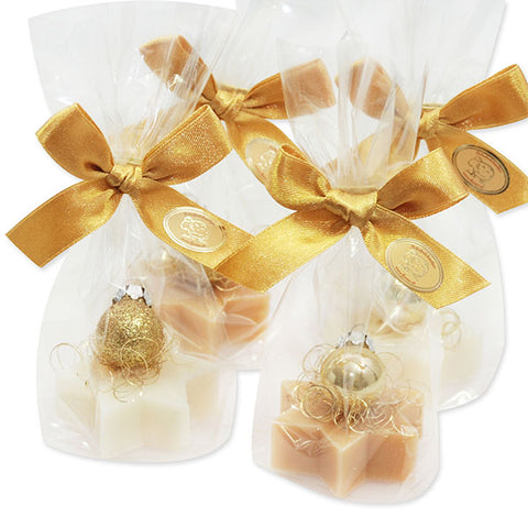 Schafmilchseife Stern midi 20g Classic Zirbe dekoriert mit Glaskugel gold sortiert und Goldhaar verpackt in Cello