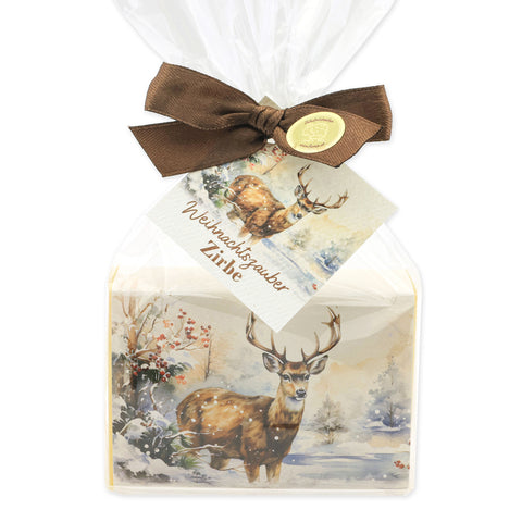 Schafmilchseife eckig 150g Zirbe verpackt mit Weihnachtszauber-Motiv 2 verpackt in Cello mit Anhängekärtchen