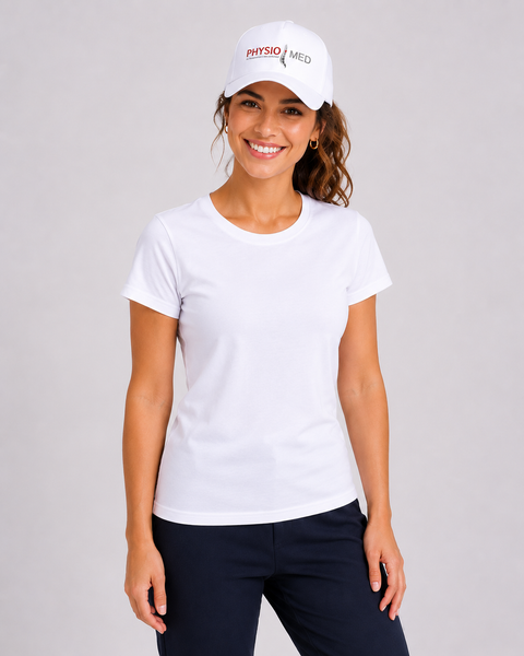 PhysioMED Flexfit Cap weiß Vorderansicht – 5-Panel Classic Cap mit PhysioMED-Logo, One Size, 97 % Polyester, in Österreich veredelt von TT-Designs