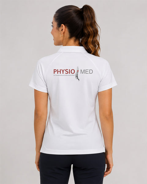 PhysioMED Pure Cotton Polo Damen Rückansicht – Poloshirt mit großem PhysioMED-Logo auf dem Rücken, 100 % Baumwolle Piqué 220 g/m², Slim Fit, handgefertigt von TT-Designs